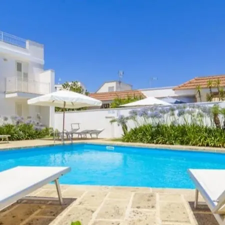 Lucrezia Con Piscina Nel Cuore Del Salento *