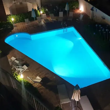 Aparthotel Lucrezia Con Piscina Nel Cuore Del Salento Santa Maria al Bagno